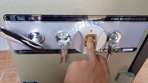 cách mở két sắt