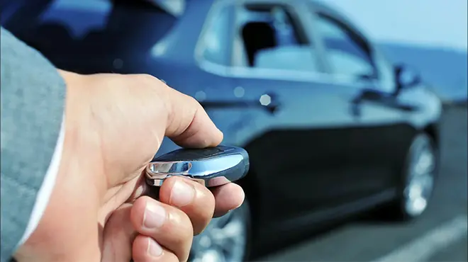 Chìa khoá ô tô hết pin - Cách mở khóa và khởi động xe hiệu quả