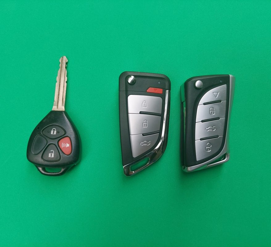 làm chìa khóa xe toyota