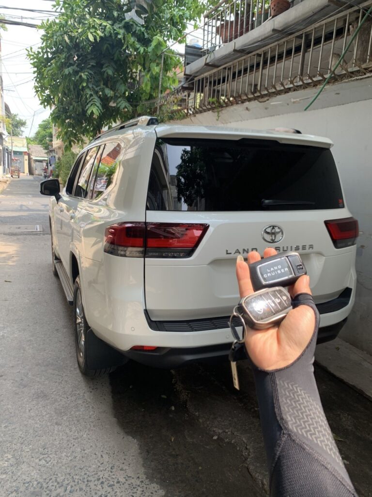 làm chìa khóa xe toyota