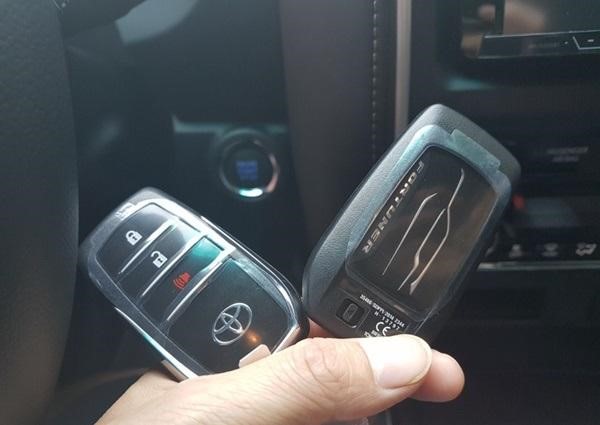 làm chìa khóa xe toyota