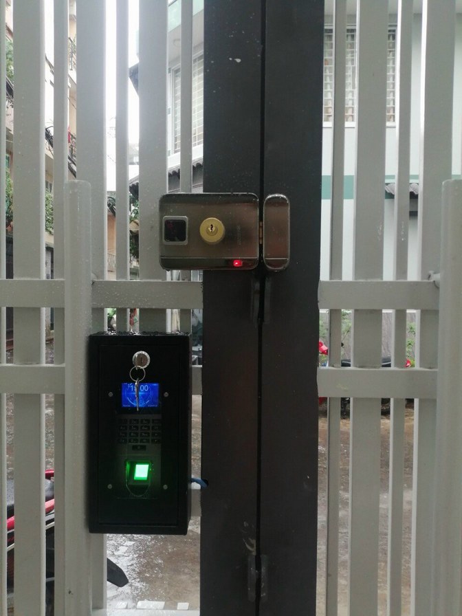 lắp khóa vân tay cho cổng sắt lắp khóa vân tay cho cổng sắt